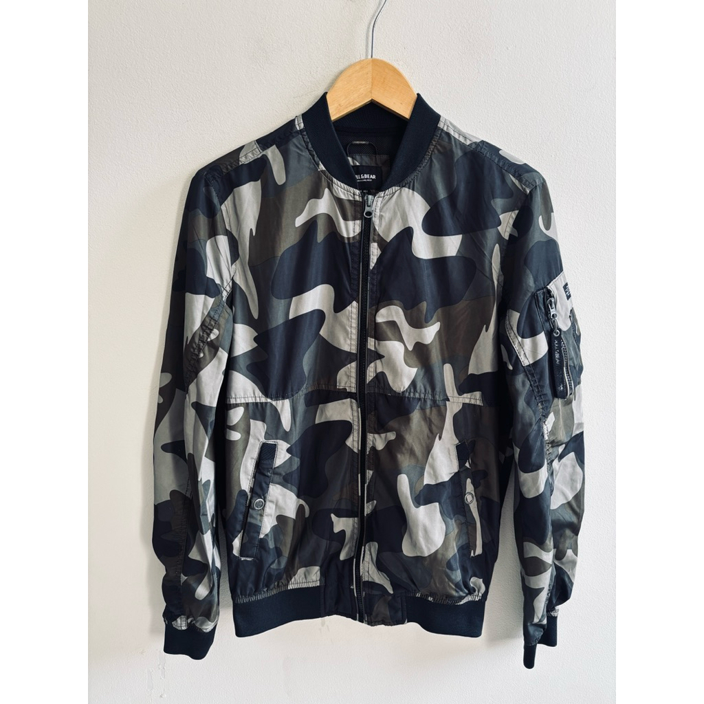 PULL&BEAR PARASUT CAMO PRIA