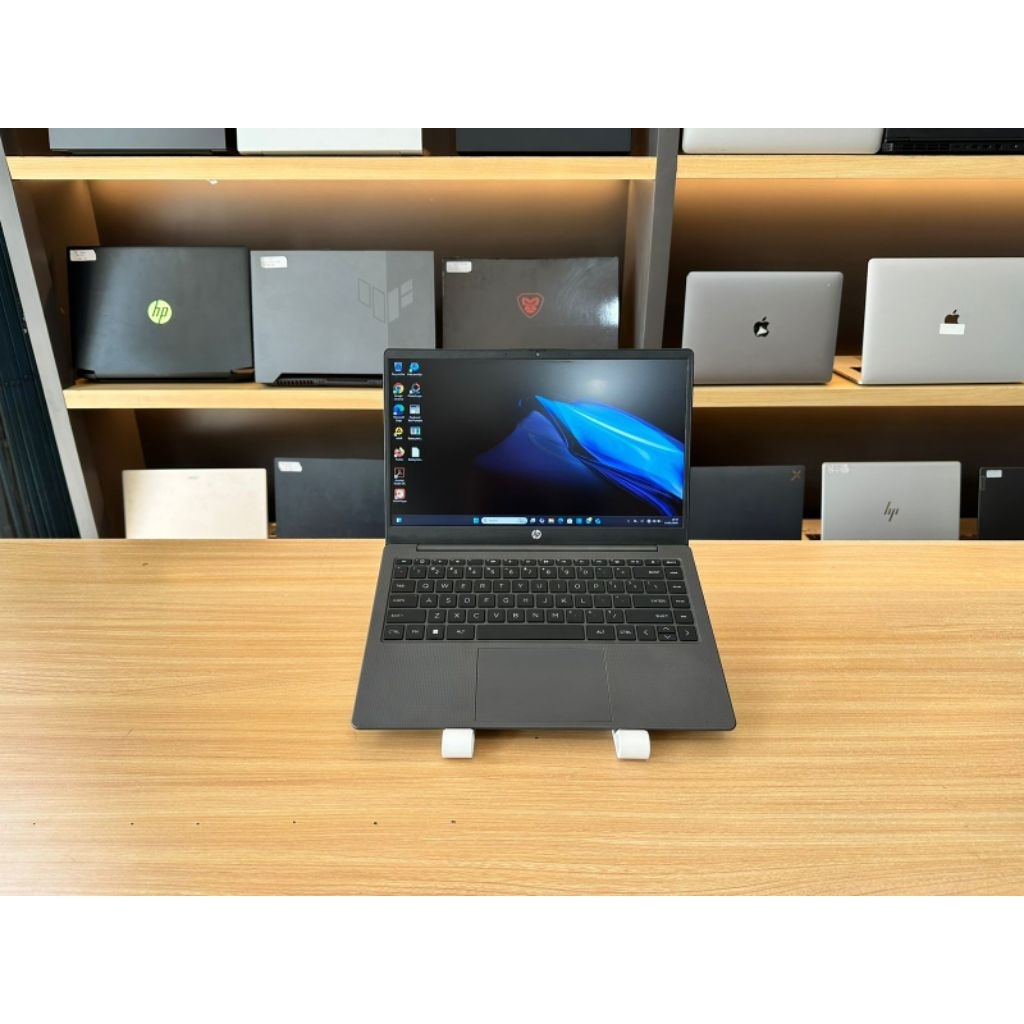 LAPTOP HP 245 G10 Ryzen 5 7520U SERIES 8GB