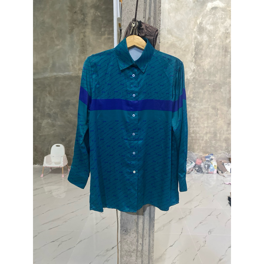 Preloved band no brand x olla ramlan rare item size medium p