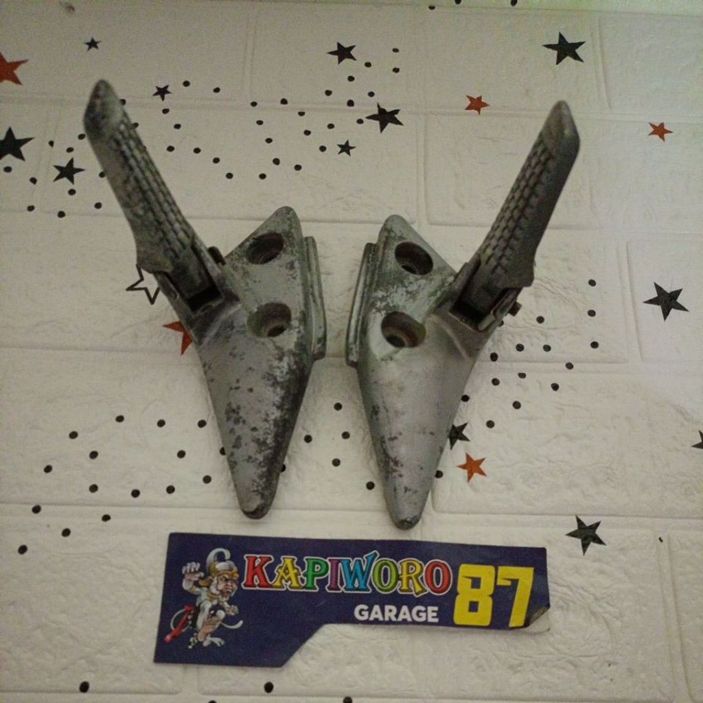 dudukan footstep belakang Suzuki spin sr spin 125 NR bekas