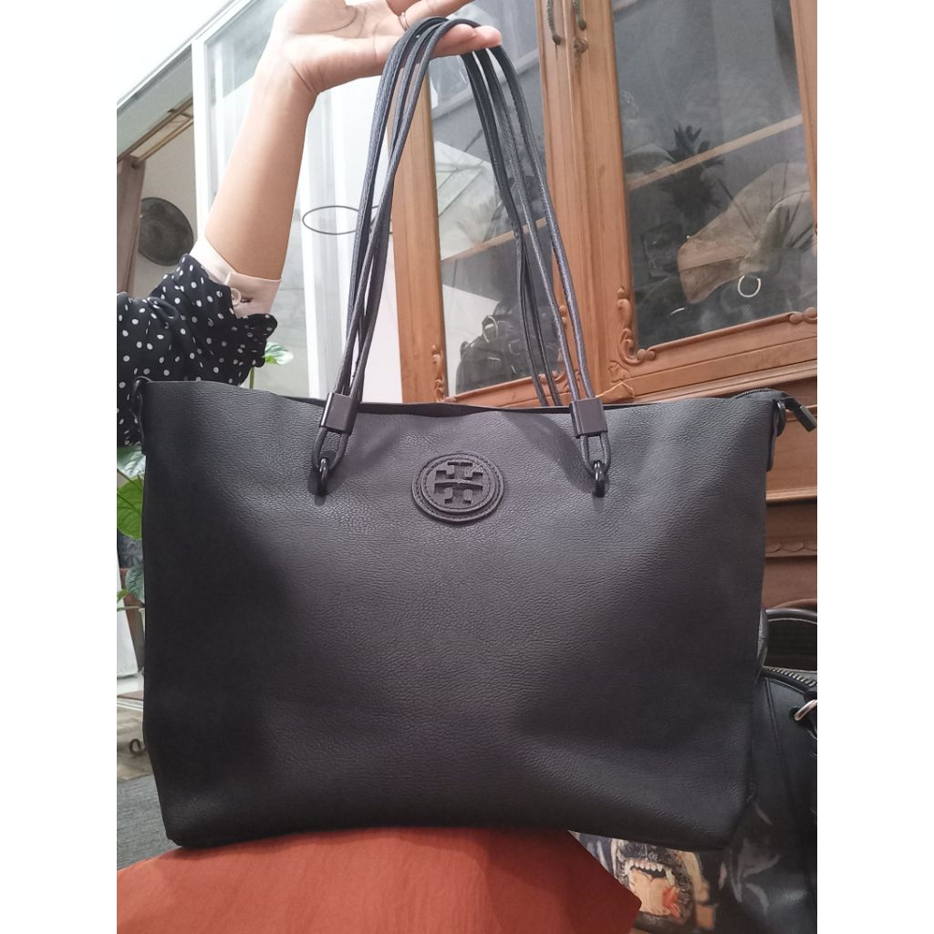 TORY BURCH TOTE BAG HITAM