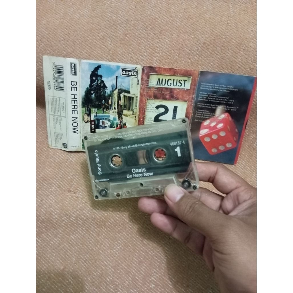 kaset pita oasis be here now