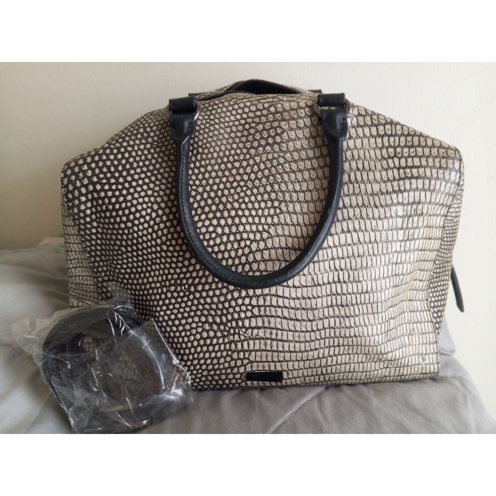 Rouge and Lounge Bag