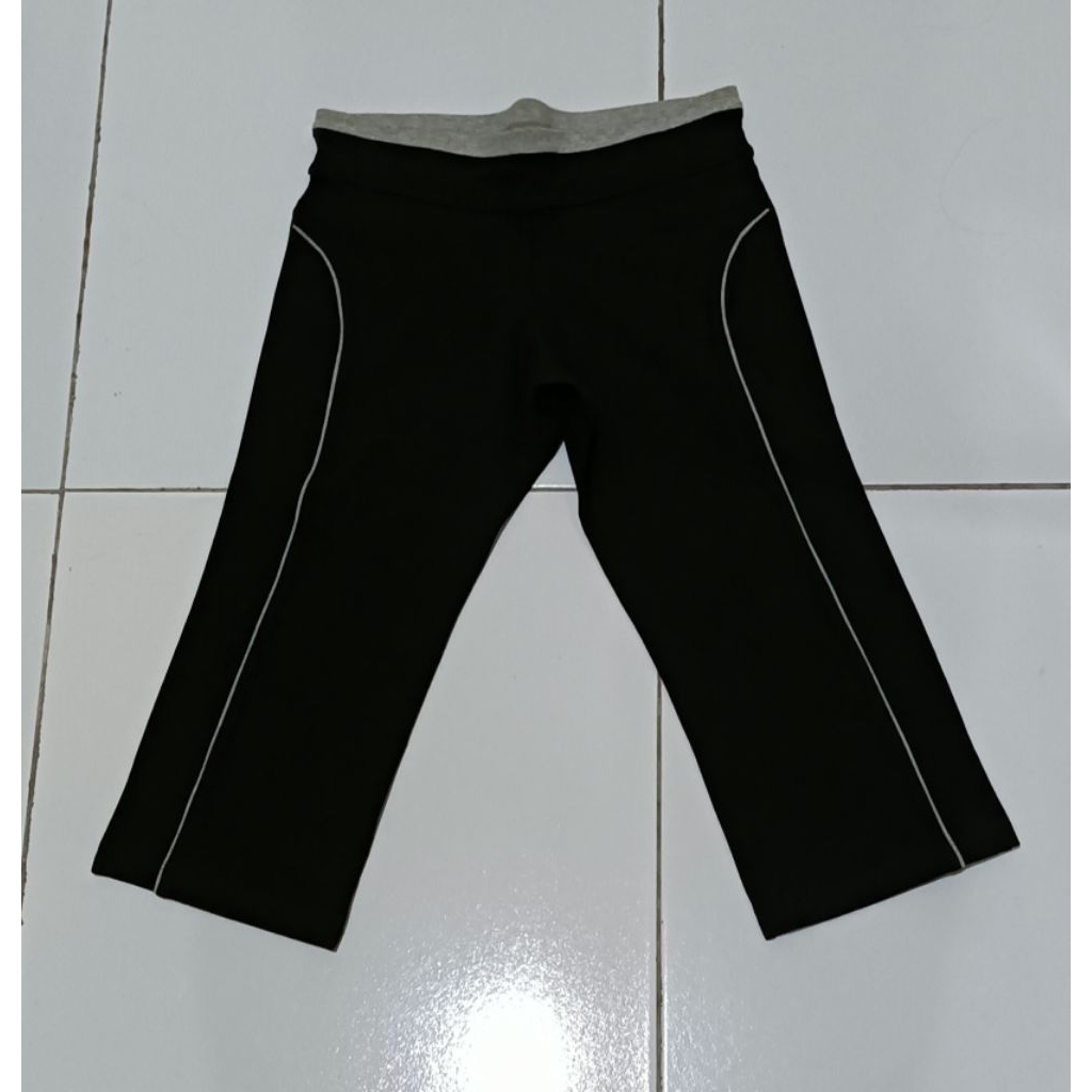 Celana Olahraga Preloved