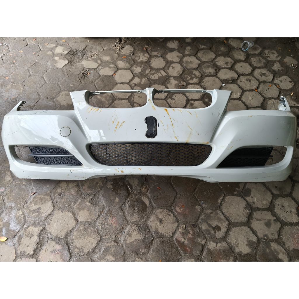 bemper depan BMW e90 facelift 2010