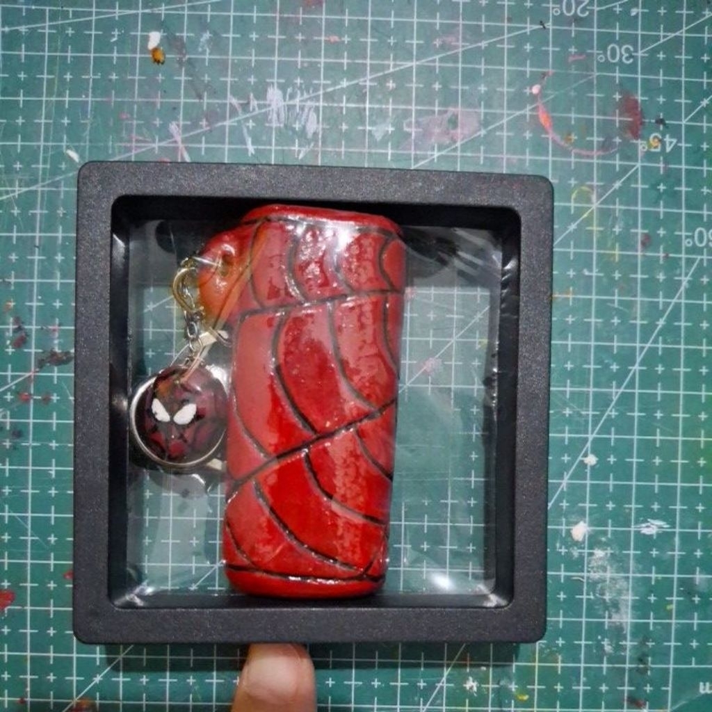 case lighter cricket (spiderman)