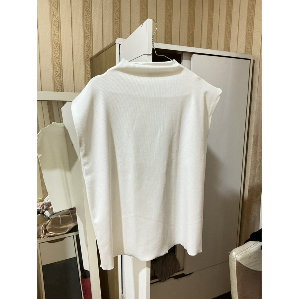 Preloved Sivali Sleeveless Inner