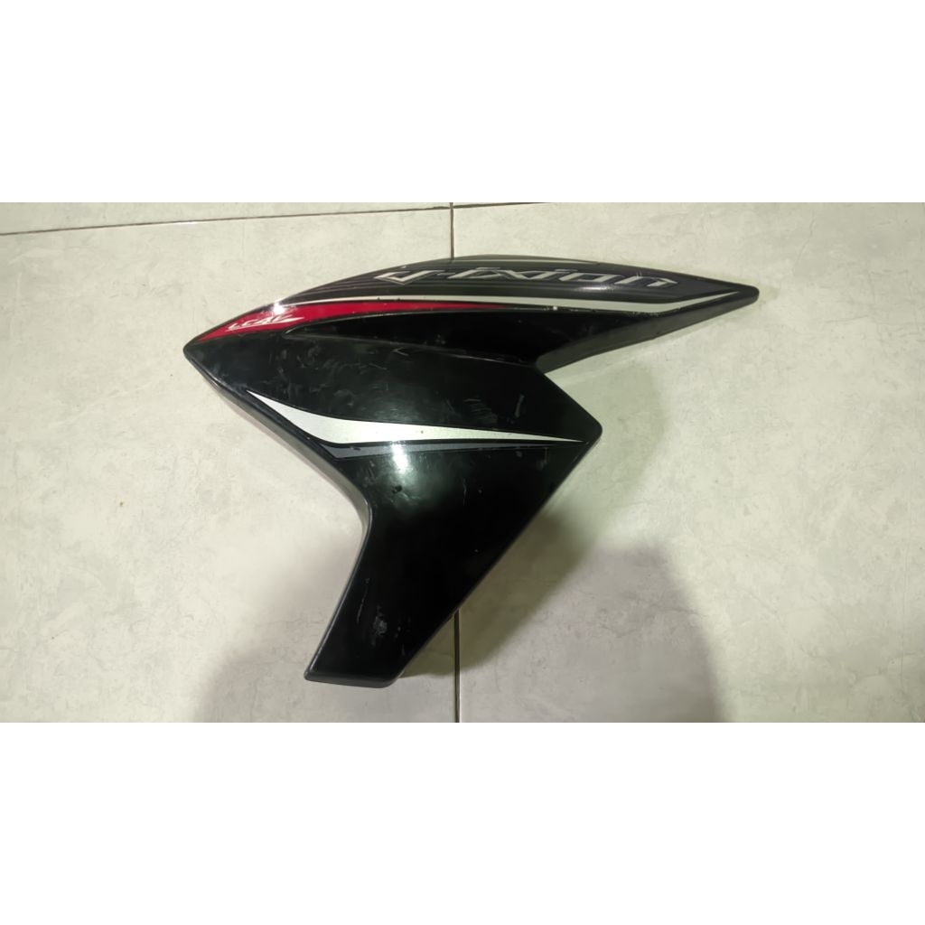 Sayap Kiri Tangki Vixion NVL Original Copotan