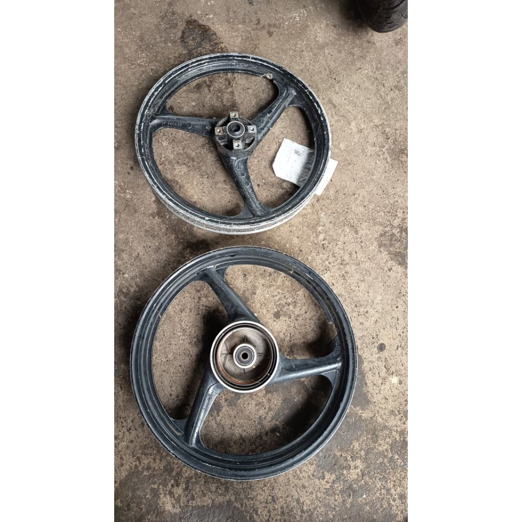 Velg Yamaha Fiz R Original Enkei