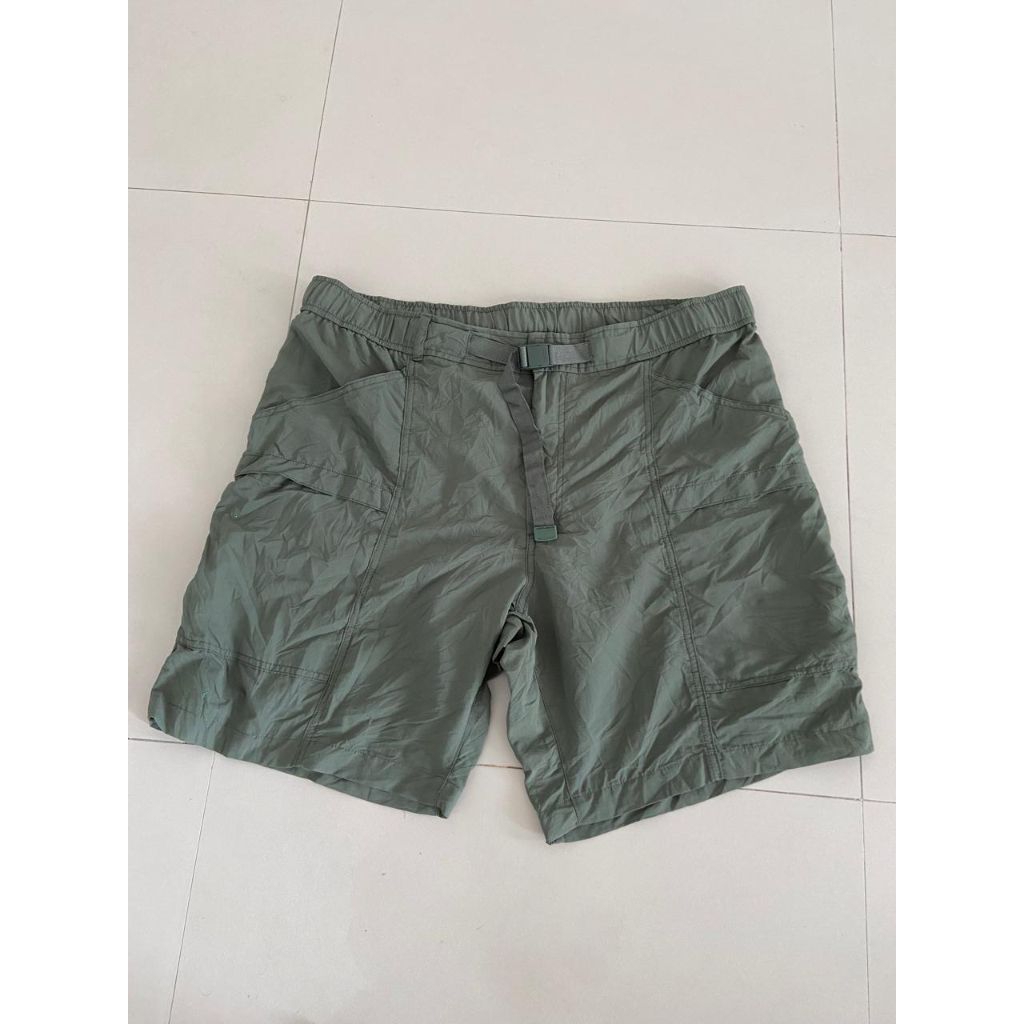 celana pendek UNIQLO utility