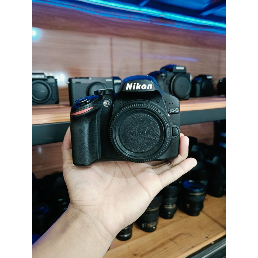 NIKON D3200