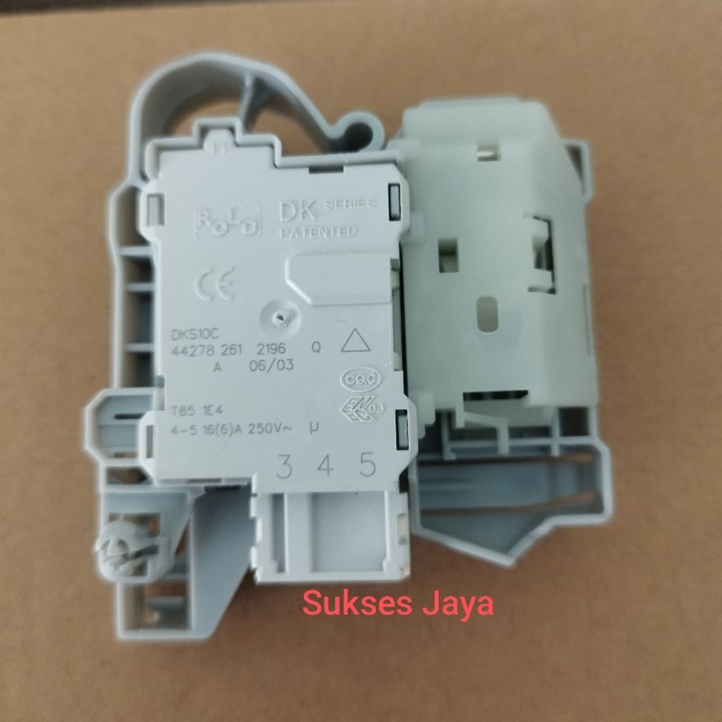 Door lock Mesin cuci Electrolux DKS10C EWF80743 EWF85743 EWF85843 EWF8005EQWA EWF85747 EWF10843 EWF1