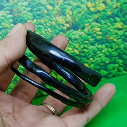 GELANG BAHAR HITAM 3 LILIT  ORIGINAL bahan akar bahar hitam asli bahan lentur dan tidak mudah patah,