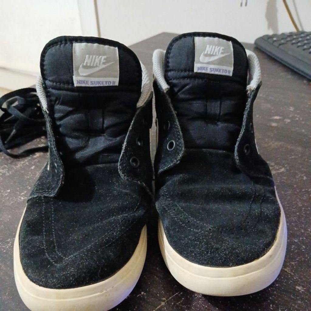Sepatu skateboard bahan suede warna hitam NIKE  SUKETO II second Original size 40 insole 25cm