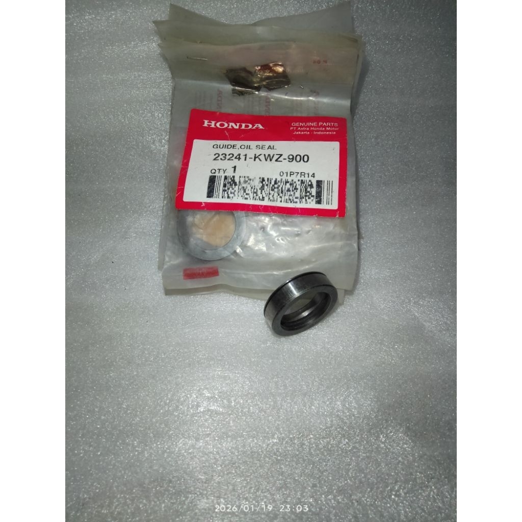 Guide oil seal Revo at kode part 23241-KWZ-900