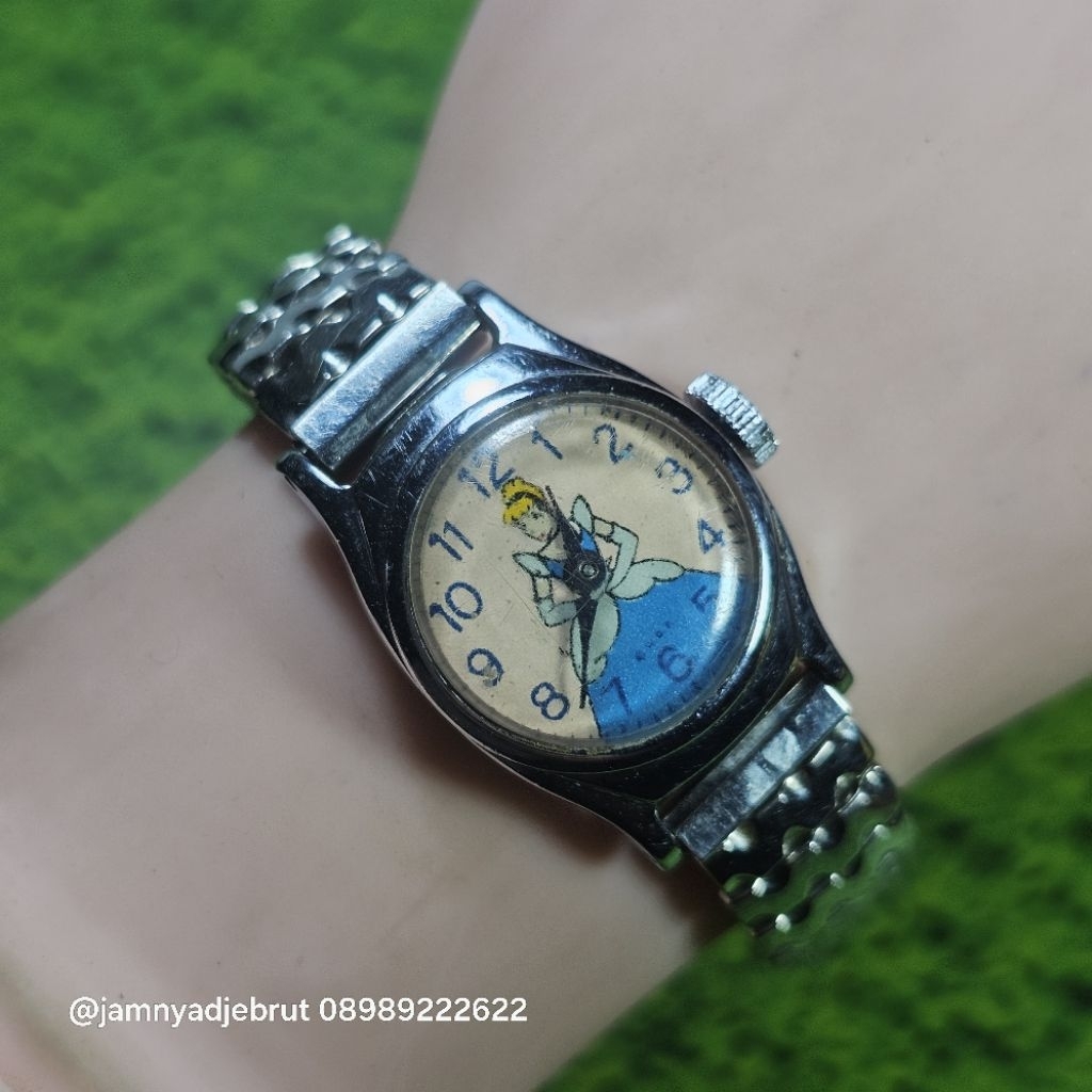 Jam Timex Cinderella Manual Hand Winding Ladies Vintage Bekas