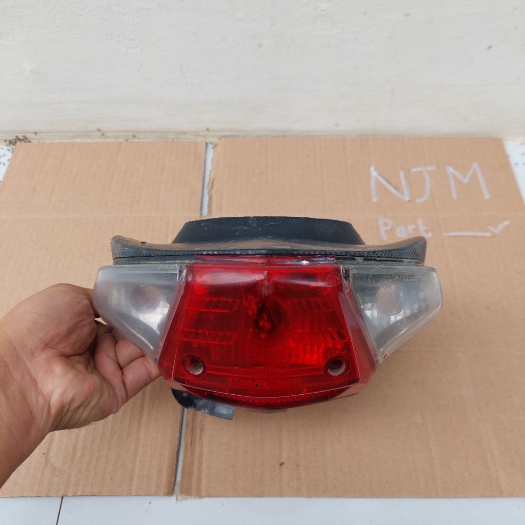Stoplamp Lampu Belakang Honda Beat Karbu Original