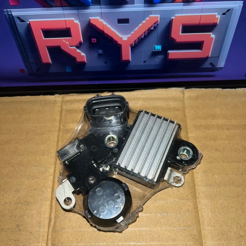 NISSAN MARCH IC REGULATOR ALTERNATOR CAS DINAMO AMPER AMPERE PENGISIAN / SOKET SOCKET IC