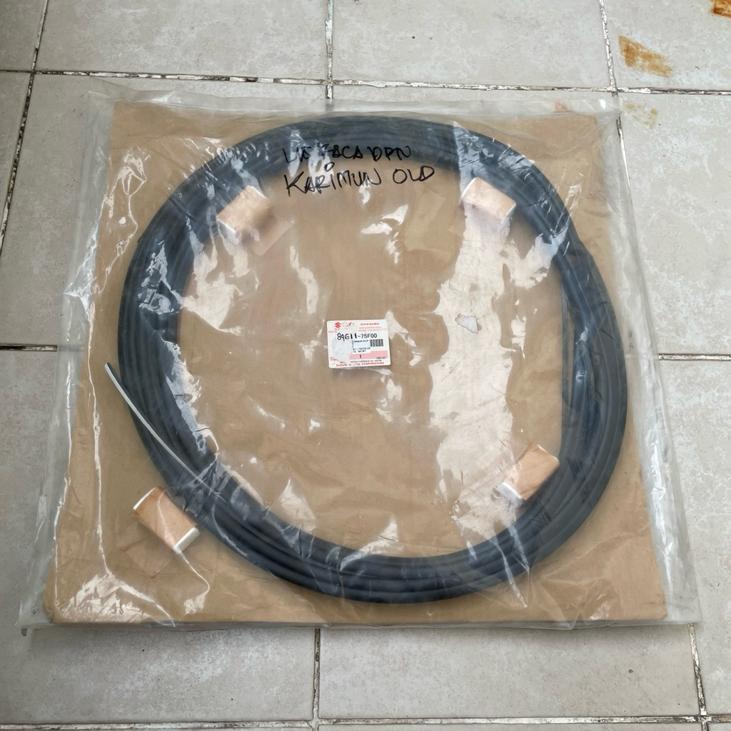 KARET LIS KACA DEPAN SUZUKI KARIMUN KOTAK ORIGINAL SUZUKI (SGP)