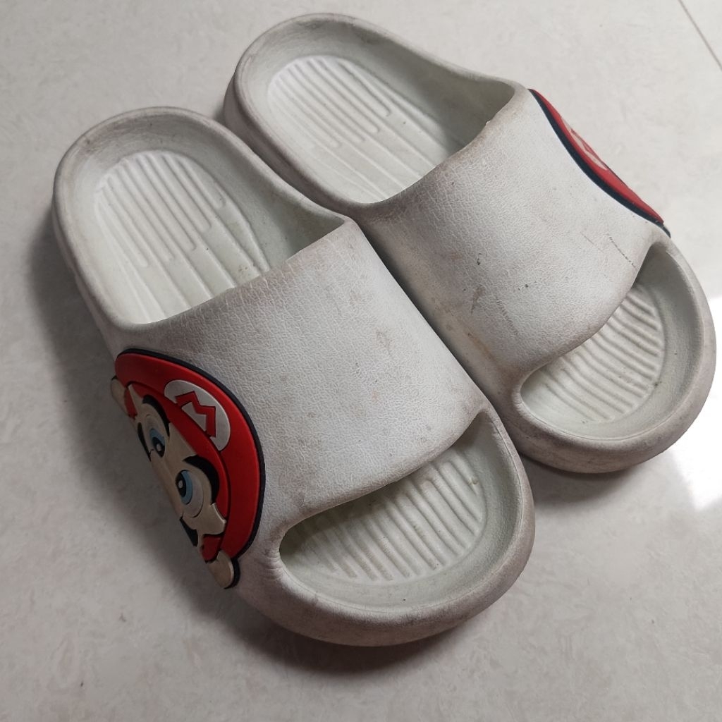 Sandal karet anak preloved super mario