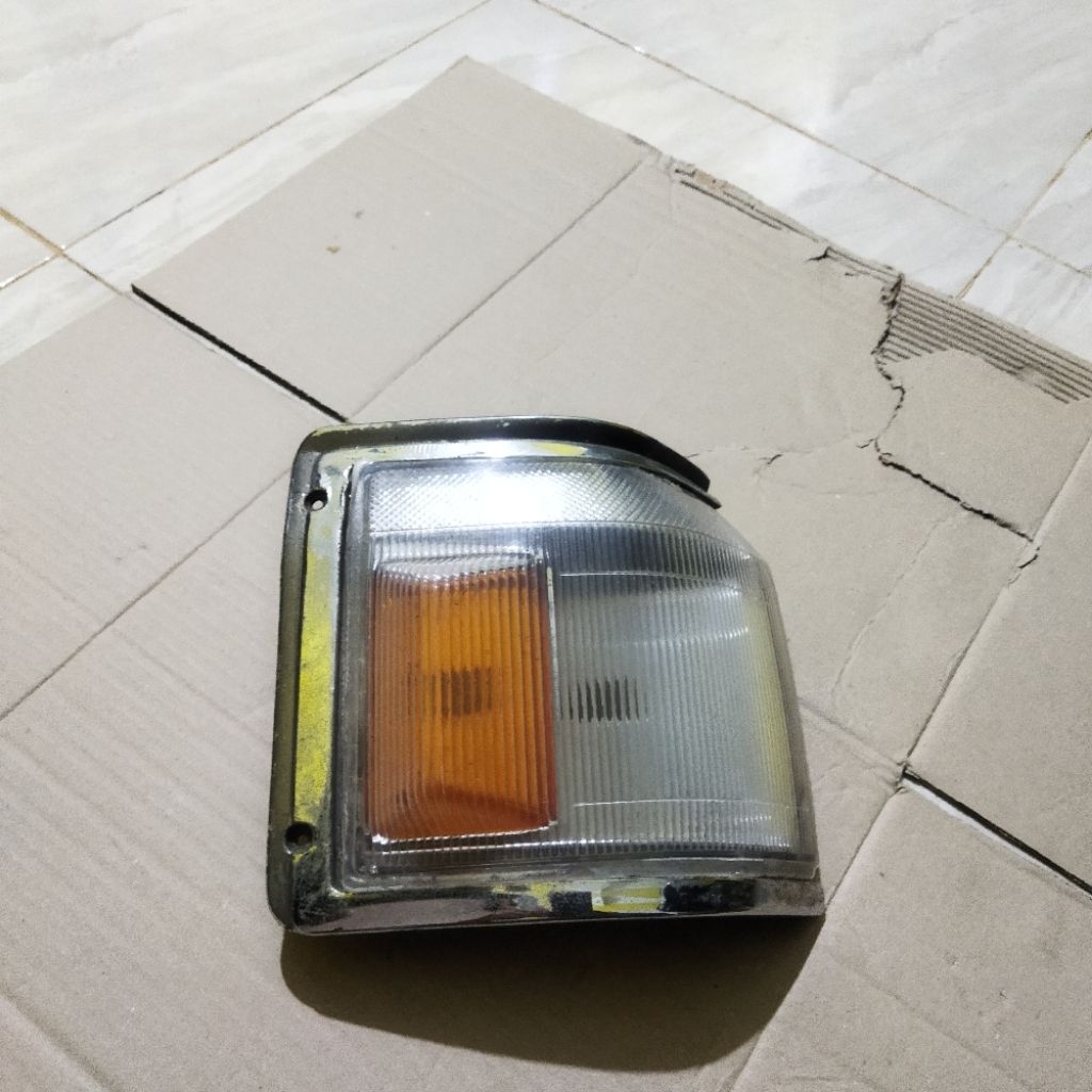 lampu sen sein kijang grand (sebelah kanan) original COPOTAN