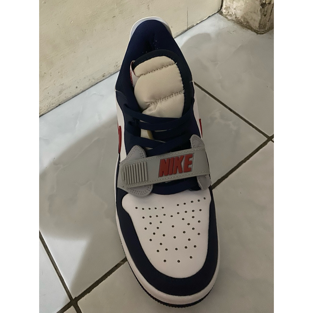 Sepatu Nike Jordan Pria size 43 Preloved