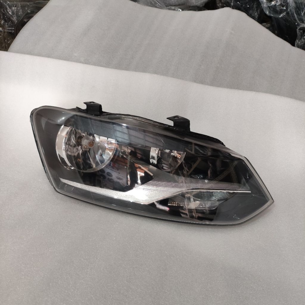 headlamp lampu depan mobil Volkswagen(VW)polo original kanan