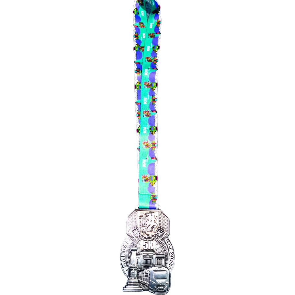 Medali Finisher KAI Bandara Glow Night Fun Run 90's 2025 - 5K