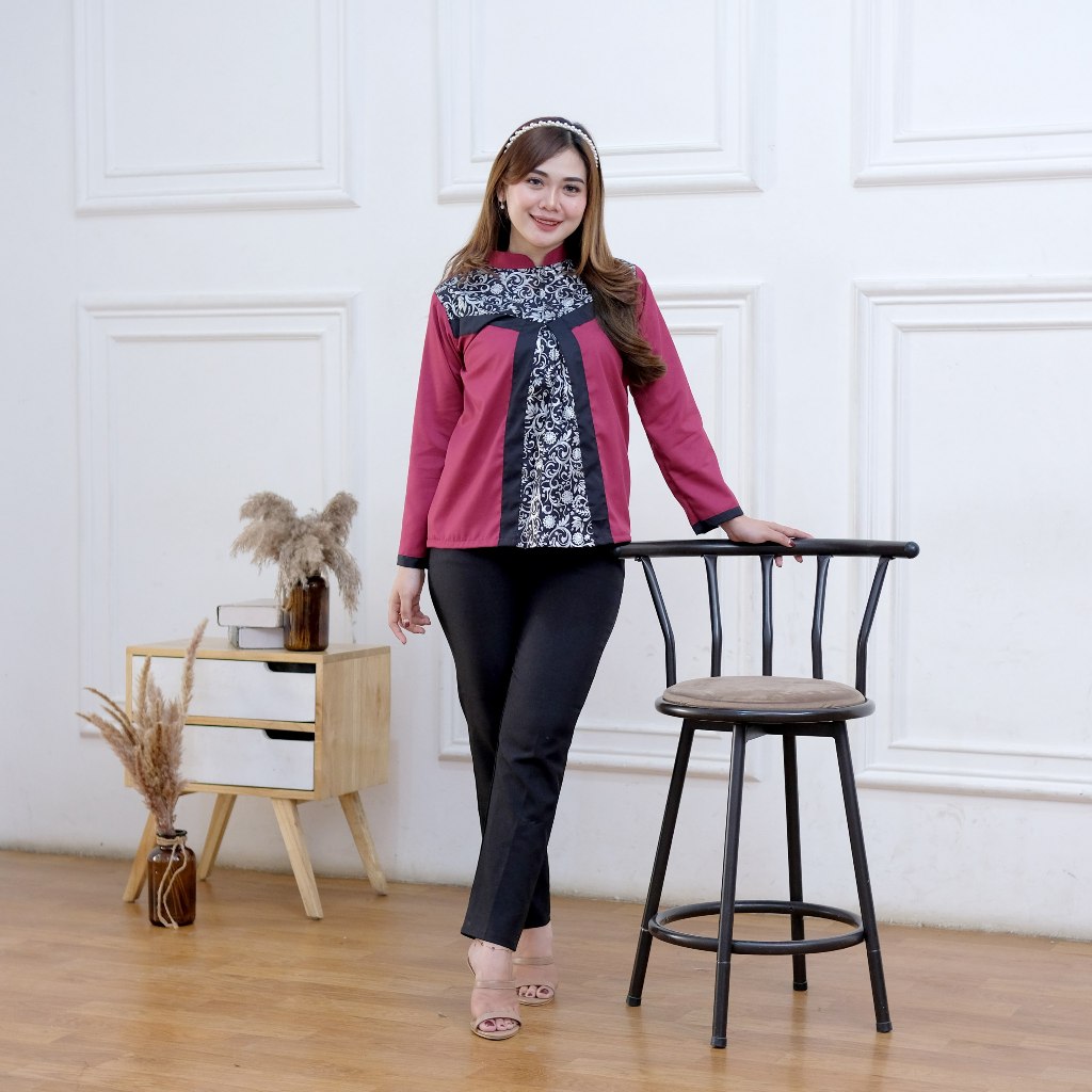 Blouse Batik Wanita Merah Seragam Kantor Modern Elegan