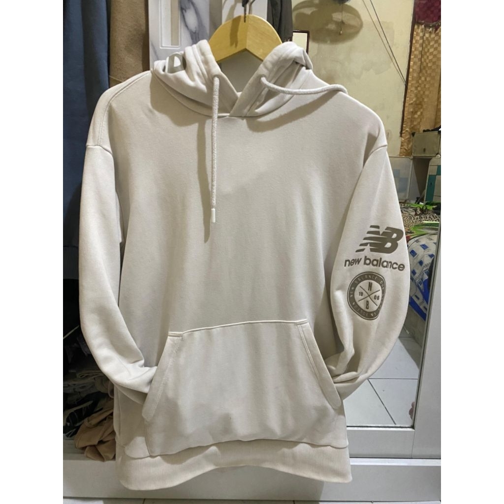 hoddie new balance sz L