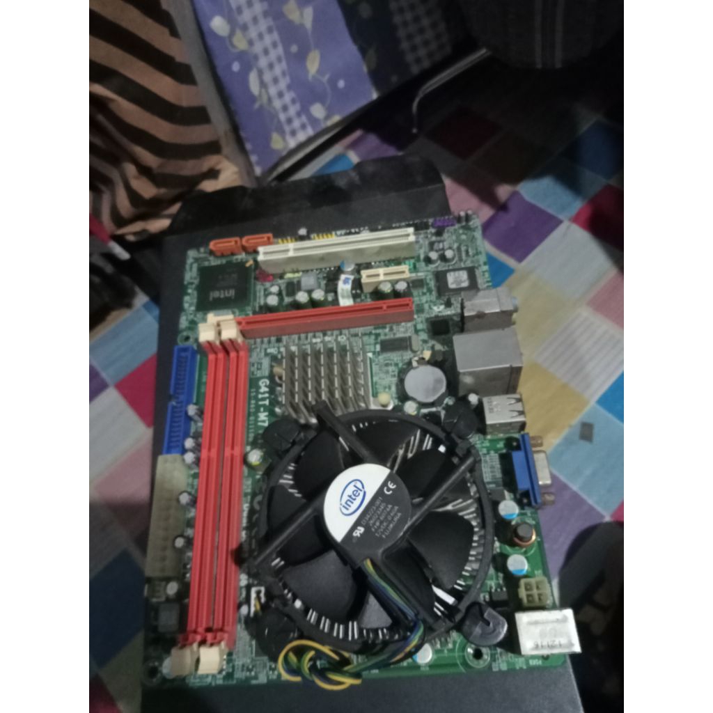 mainboard g41 DDR3 LGA 775 merk ECS normal minus dikit