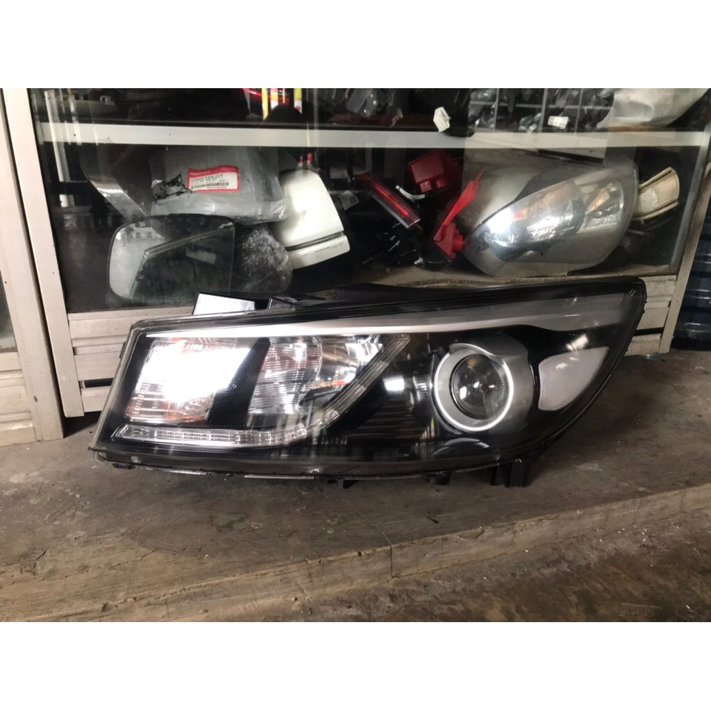 HEADLAMP LAMPU DEPAN KIA CARNIVAL SEDONA 2015 2016 2017 2018 KIRI