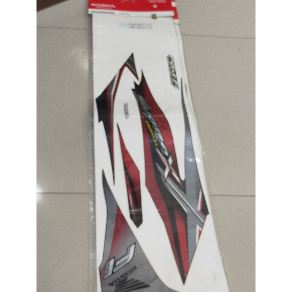 STRIPING KANAN  HONDA SUPRA X 871-X0-KYZ-650ZAR