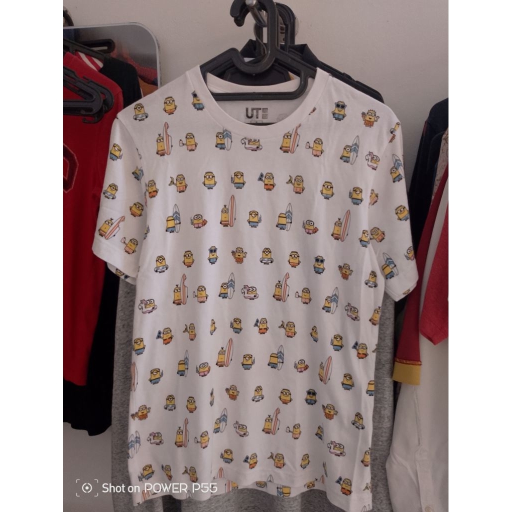 Kaos Oblong Uniqlo UT Minions Lengan Pendek