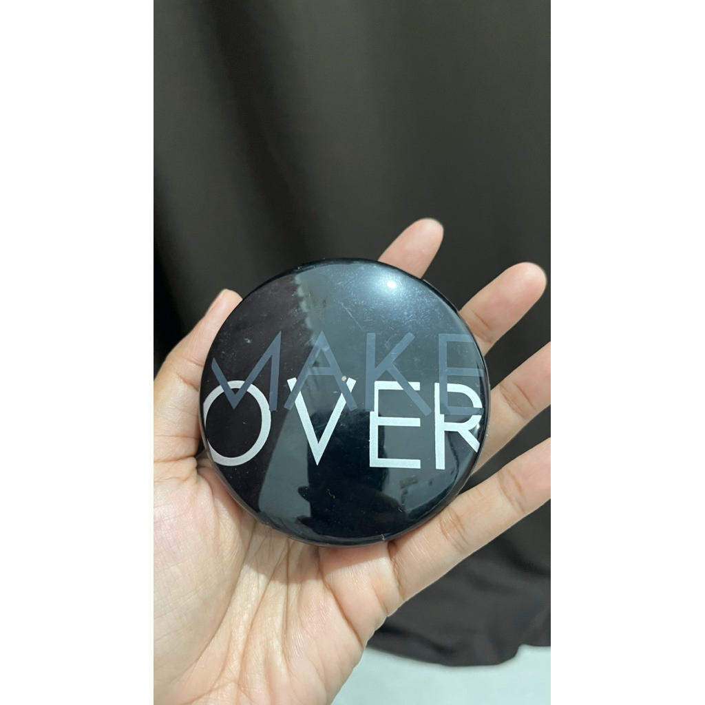 (Preloved) Makeover Two Way Cake (Cappucino)