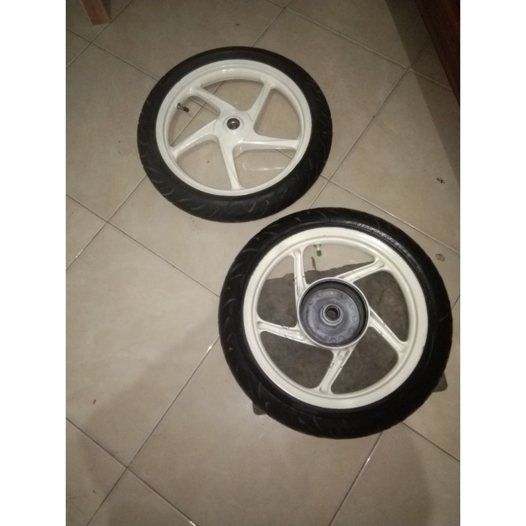 Velg Standar Vario Kzr Repaint putih (TERMASUK BAN)