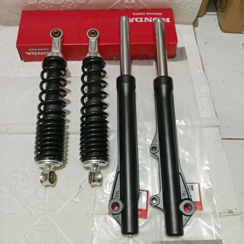 Shock depan tabung komplit+belakang revo lancip revo 100 revo lama hitam