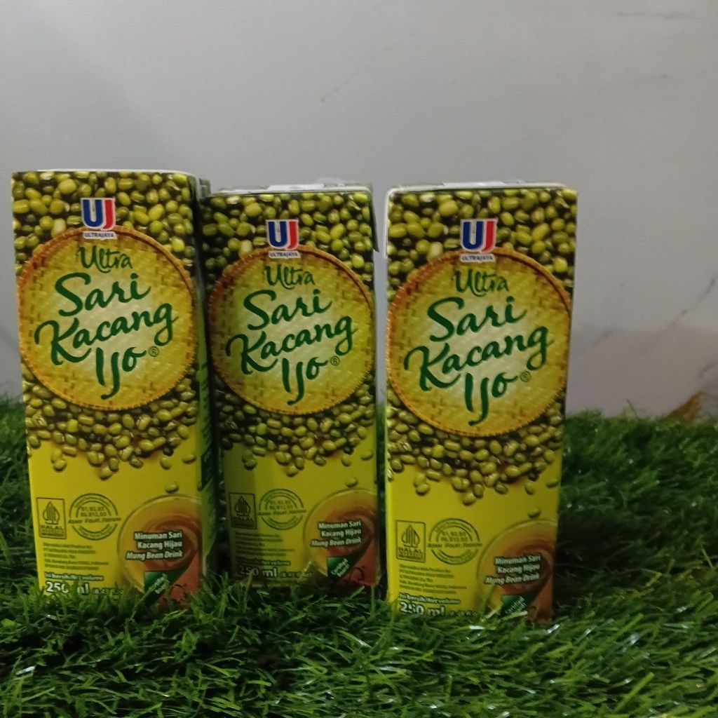 ultra sari kacang ijo 1dus isi 24