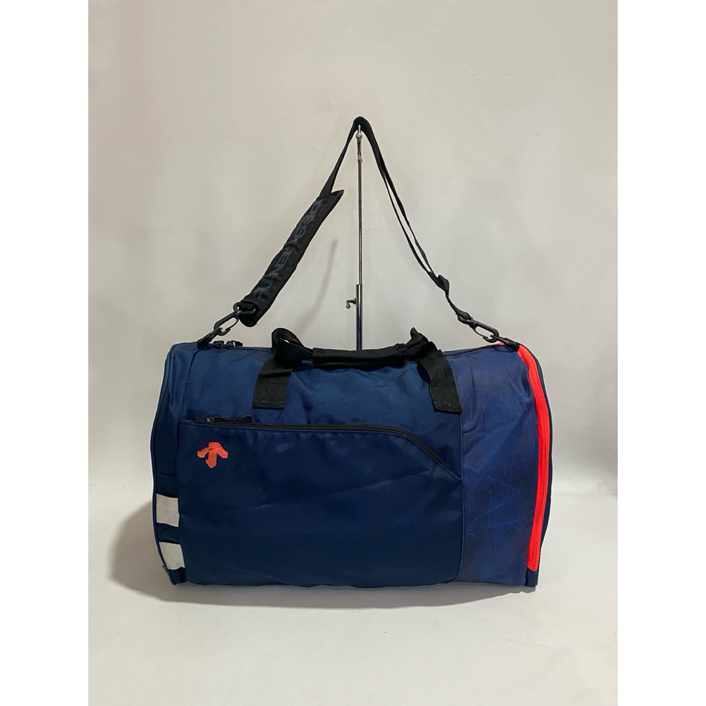 Descente duffel bag
