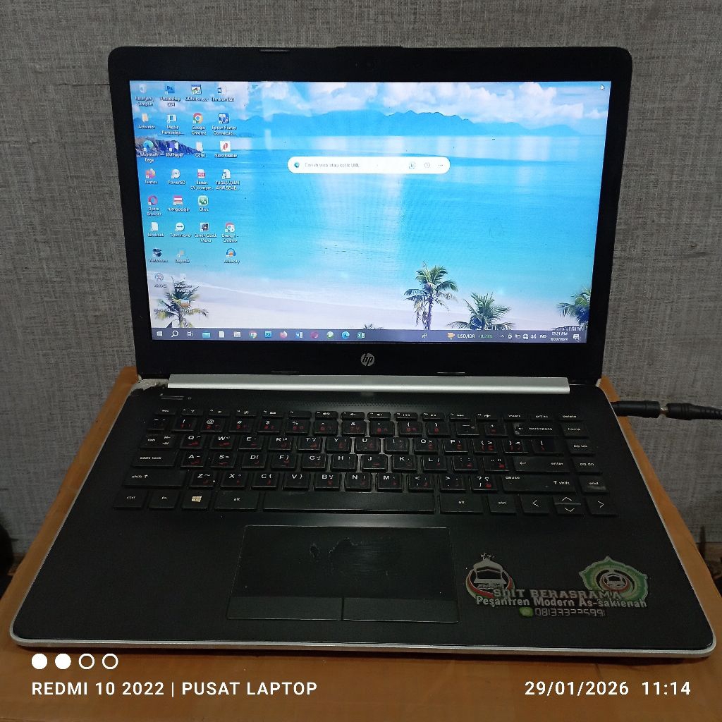 Laptop HP 14-cm0091AU windows 10 prosesor AMD A4-9125 Radeon Ram4gb DDR4 SSd128 Lcd14in Mesin normal