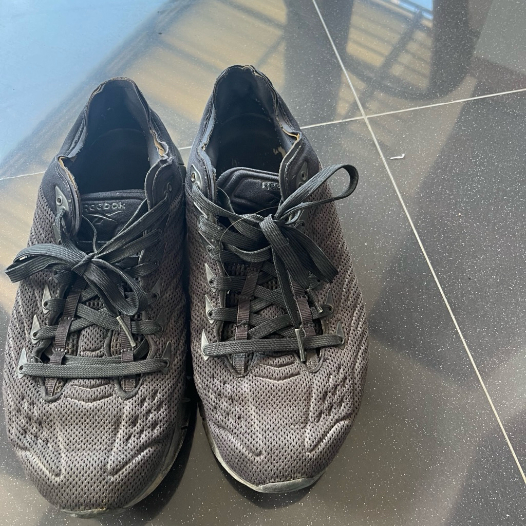 Sepatu pria reebok second
