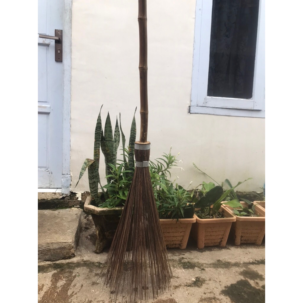 sapu lidi/sapu halaman/sapu rumput Premium