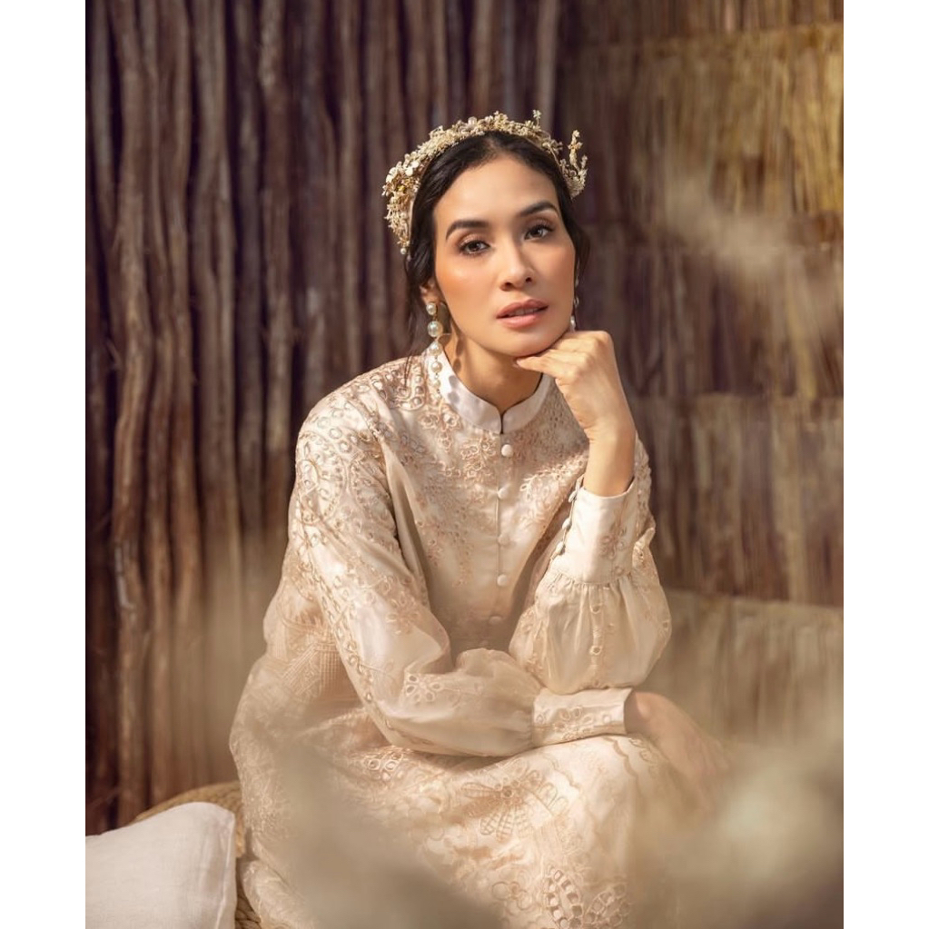 Preloved Heaven Lights - Liora midi dress sz L cream