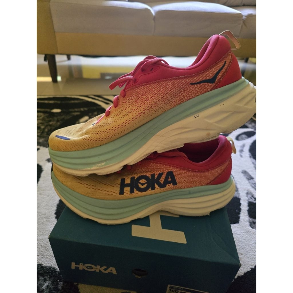 sepatu running Hoka Bondi 8