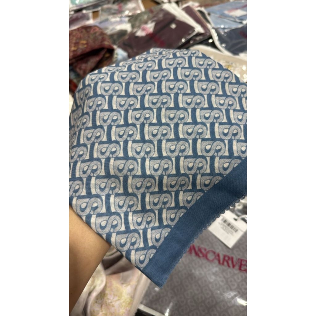 Faded Denim As is item no box baru seri Bimu Buttonscarves