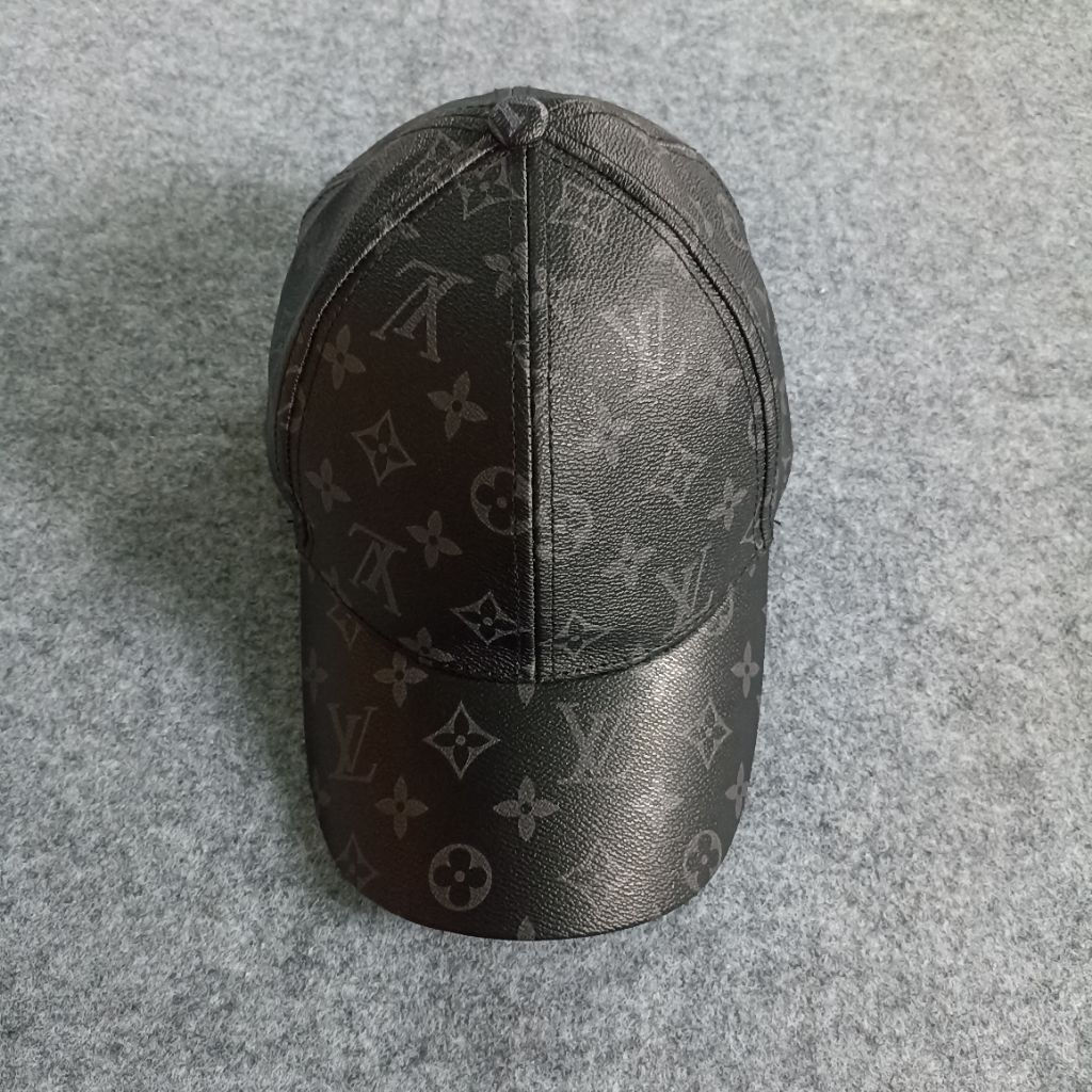 Topi Luois Vuitton