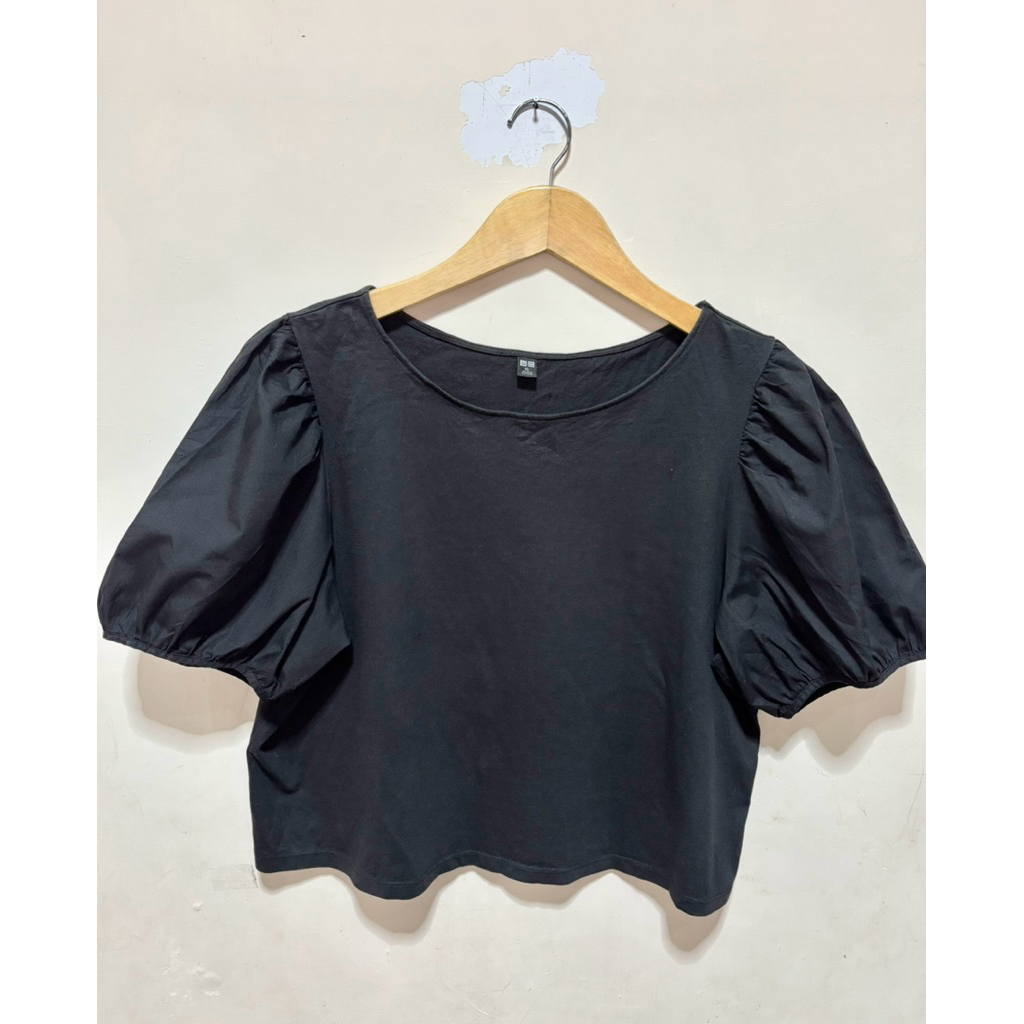 Uniqlo blouse top hitam