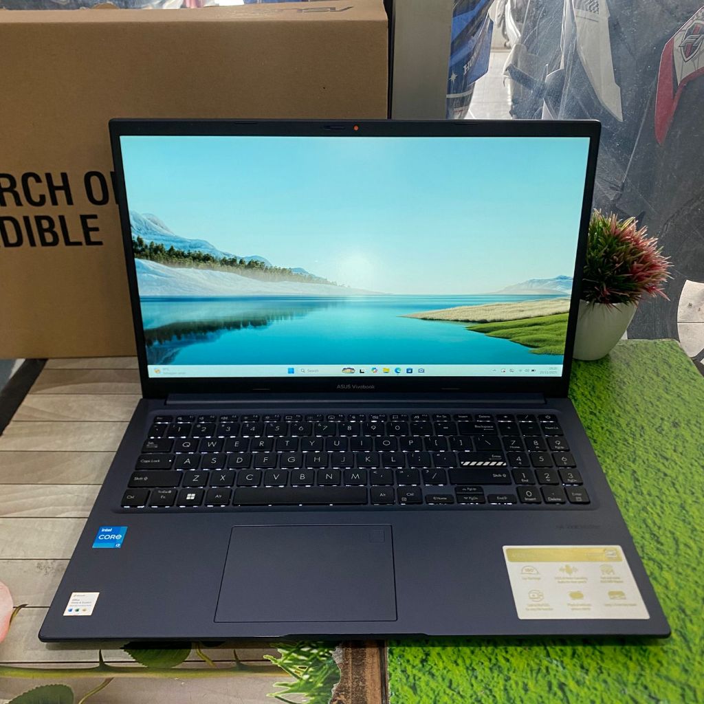 Asus Vivobook A1502ZA Core i5-1235U 8GB 512GB 15,6" Touchscreen Win 11