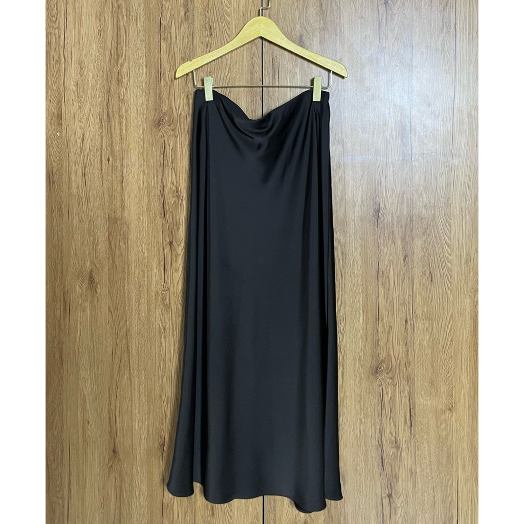 Preloved Zara Satin Silk Dark Brown | Size XXL