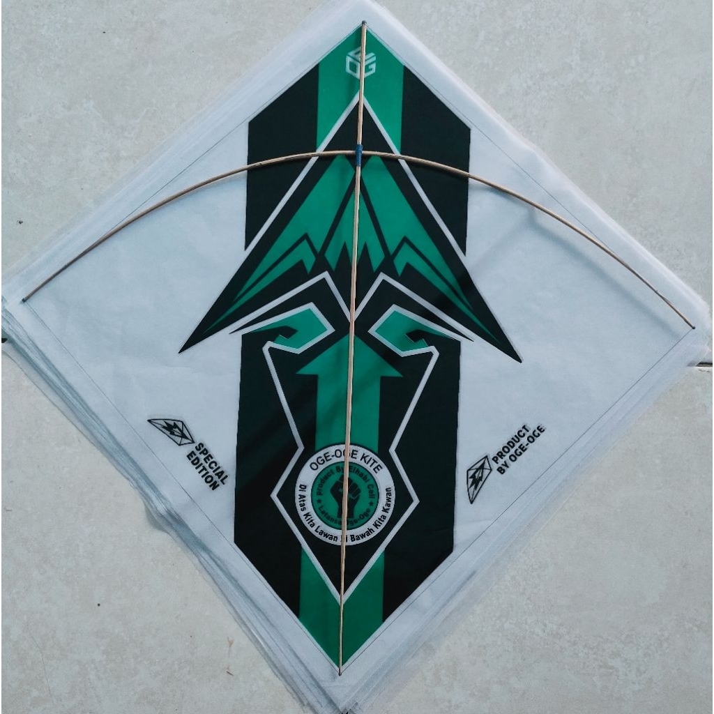 kertas layang layang 2 warna